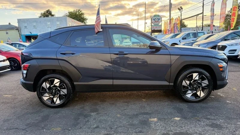 2024 Hyundai Kona - Image 11 of 12