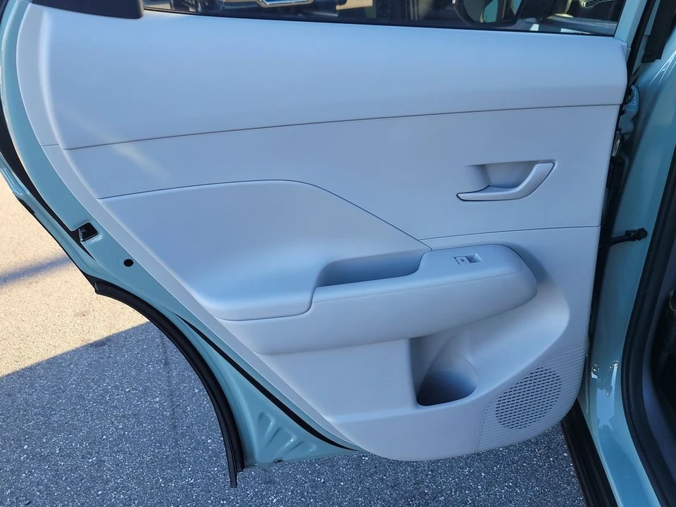2024 Hyundai Kona - Image 8 of 12