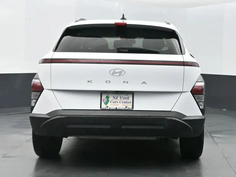 2024 Hyundai Kona - Image 8 of 12