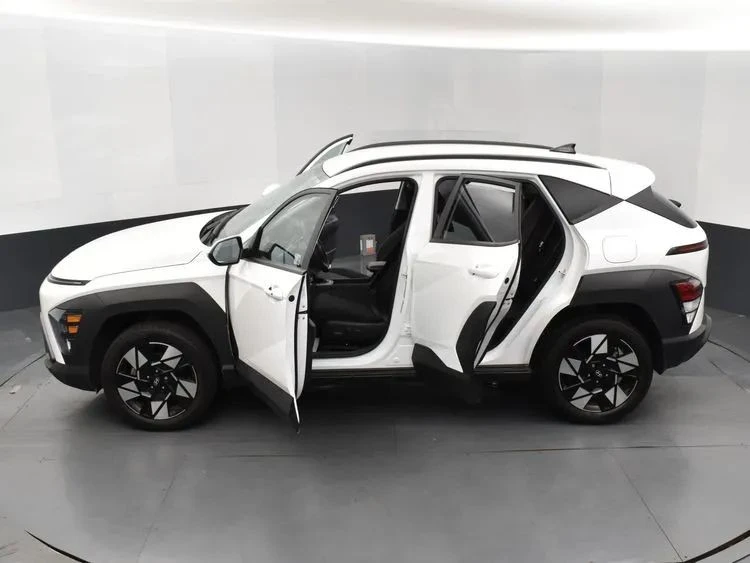 2024 Hyundai Kona - Image 7 of 12