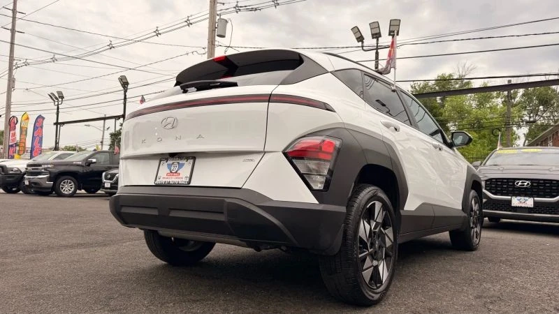 2024 Hyundai Kona - Image 9 of 12