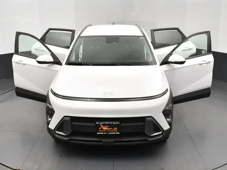 2024 Hyundai Kona - Image 10 of 12