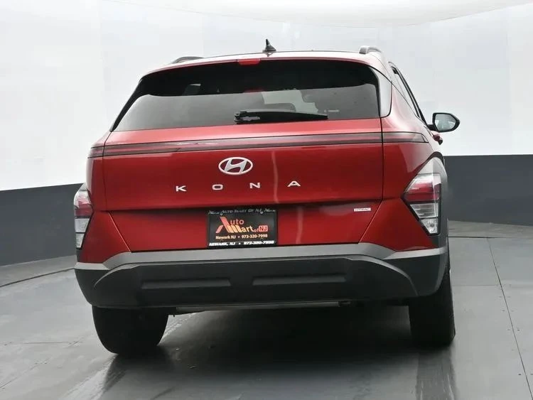 2024 Hyundai Kona - Image 8 of 12