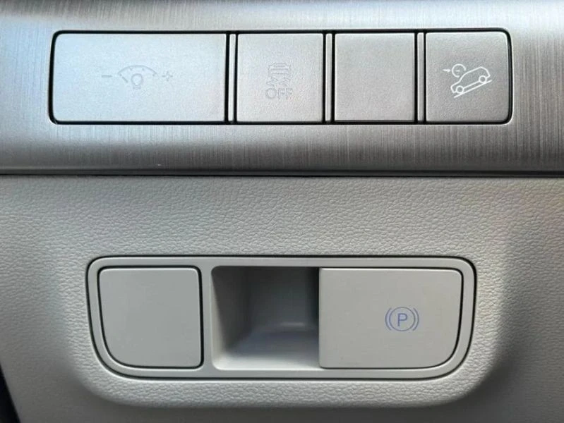 2024 Hyundai Kona - Image 8 of 12