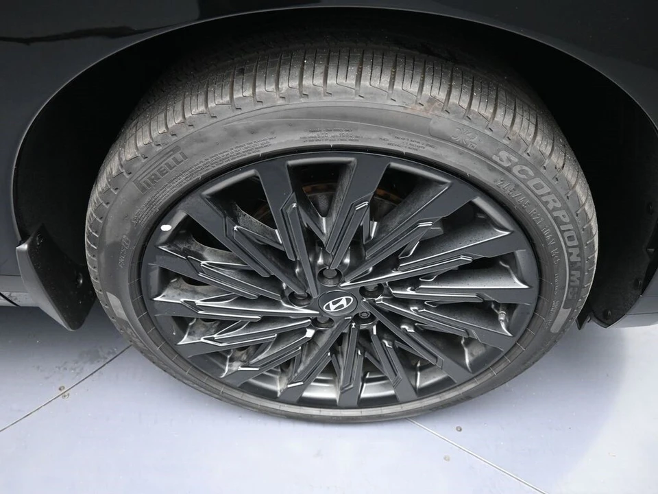2024 Hyundai Santa Fe - Image 13 of 21