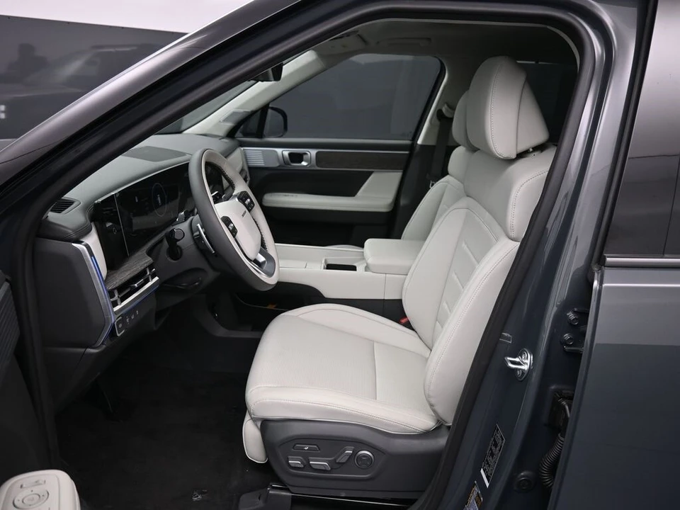 2024 Hyundai Santa Fe - Image 19 of 21