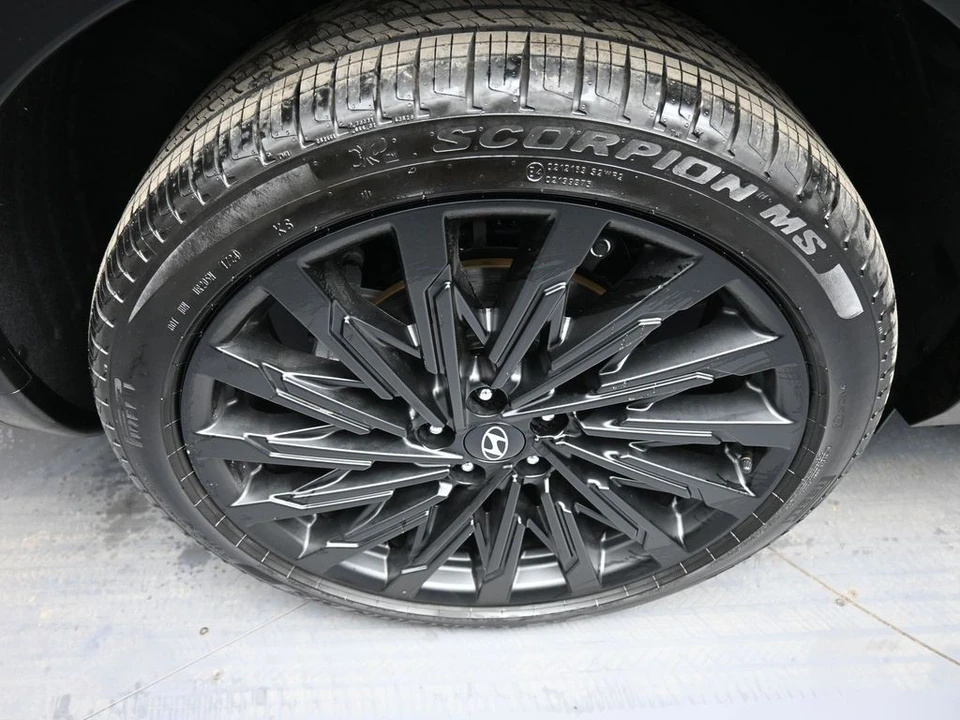 2024 Hyundai Santa Fe - Image 12 of 21