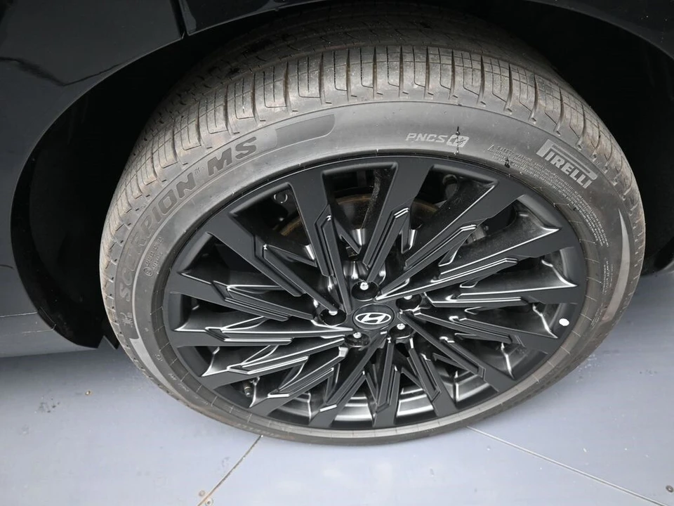 2024 Hyundai Santa Fe - Image 15 of 21