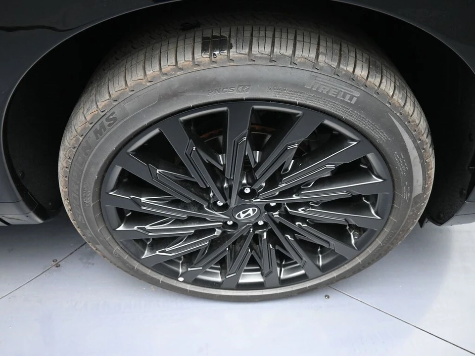 2024 Hyundai Santa Fe - Image 13 of 21