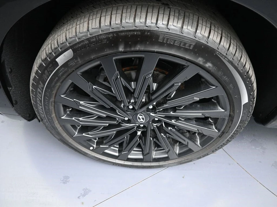 2024 Hyundai Santa Fe - Image 14 of 21