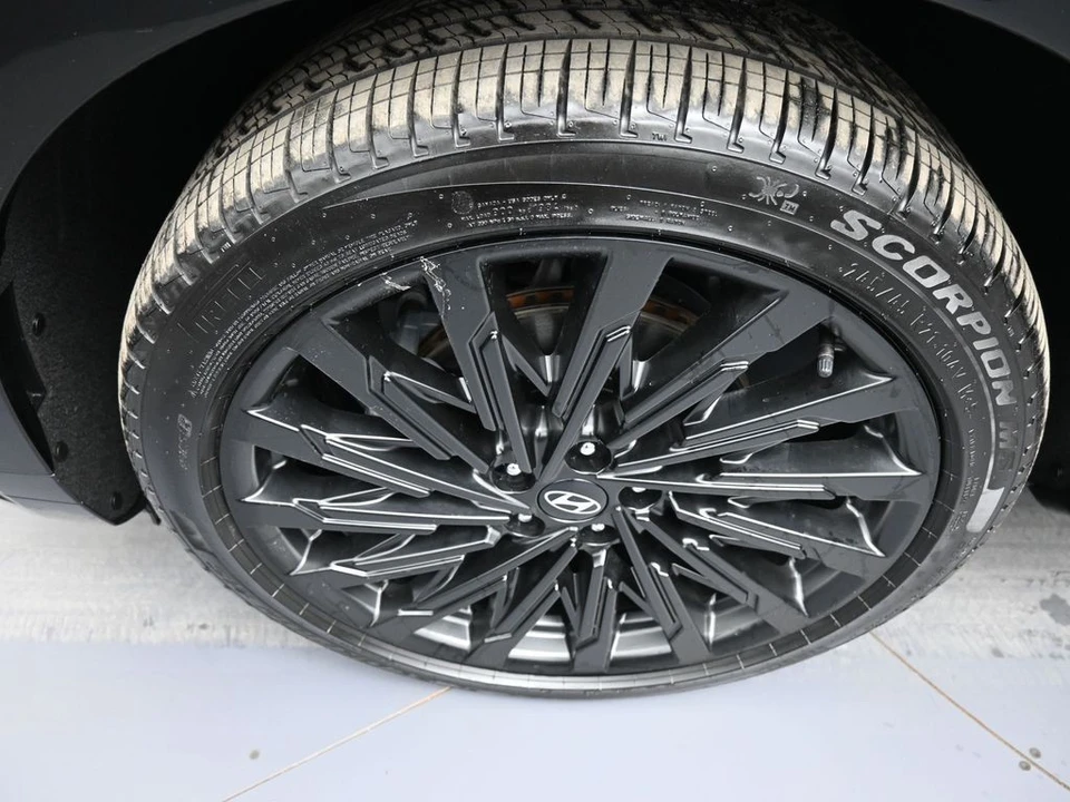2024 Hyundai Santa Fe - Image 14 of 21