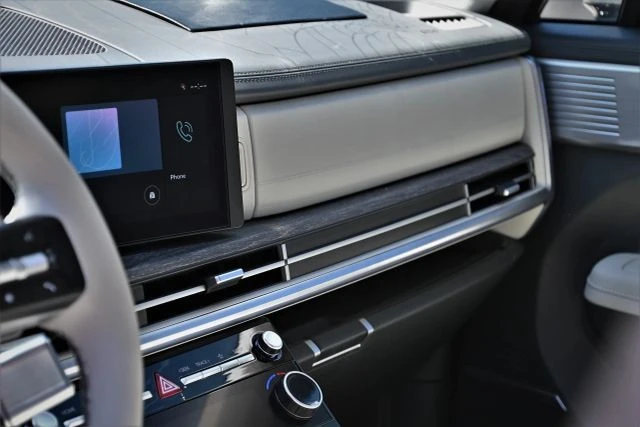 2024 Hyundai Santa Fe - Image 11 of 21