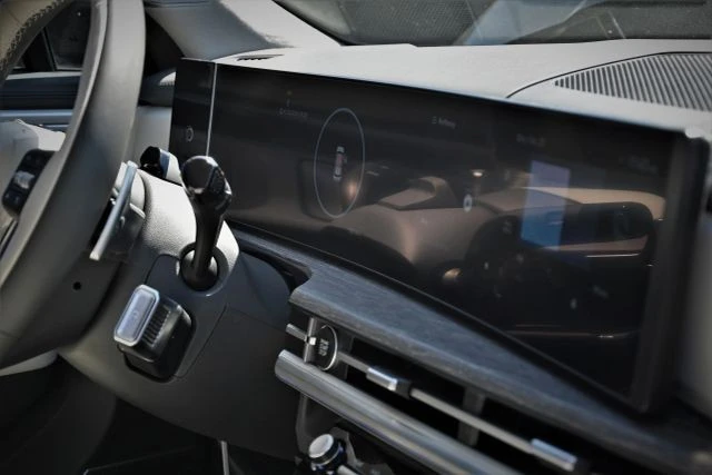 2024 Hyundai Santa Fe - Image 13 of 21
