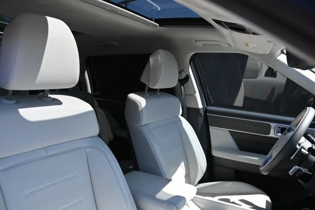 2024 Hyundai Santa Fe - Image 15 of 21