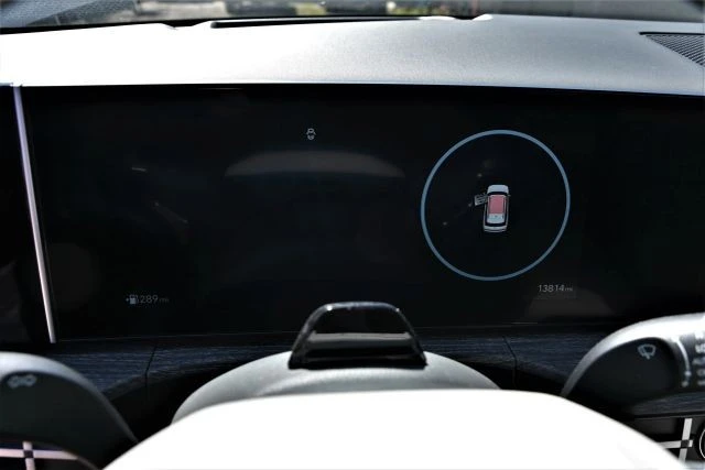 2024 Hyundai Santa Fe - Image 10 of 21