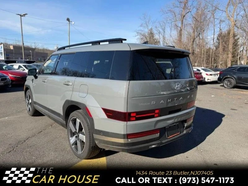 2024 Hyundai Santa Fe - Image 9 of 12