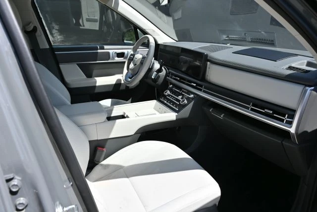 2024 Hyundai Santa Fe - Image 16 of 21