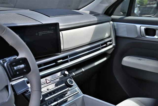 2024 Hyundai Santa Fe - Image 12 of 21