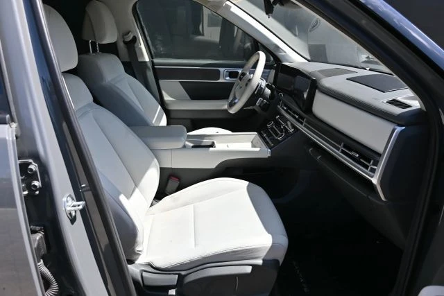 2024 Hyundai Santa Fe - Image 17 of 21