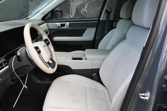 2024 Hyundai Santa Fe - Image 12 of 18