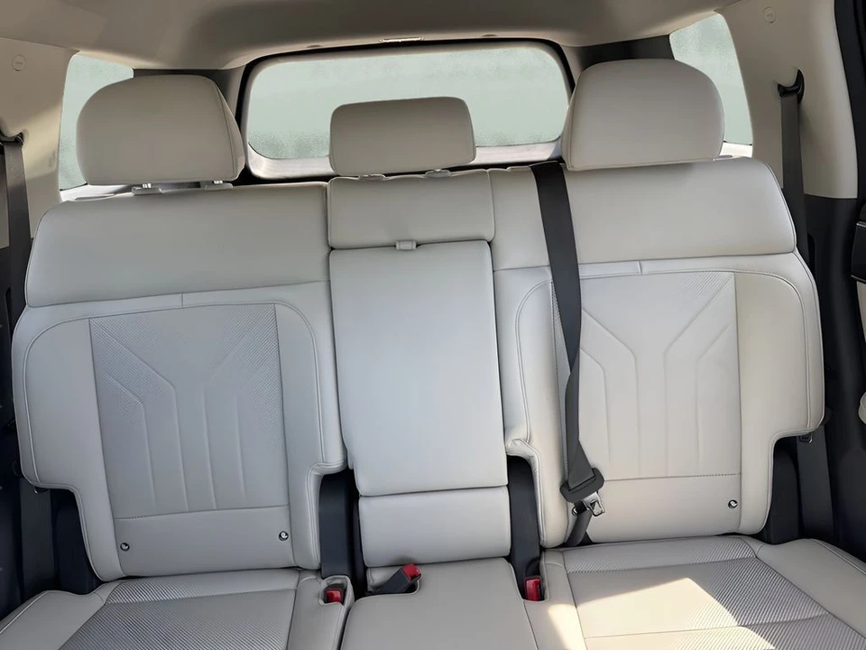 2024 Hyundai Santa Fe - Image 11 of 21