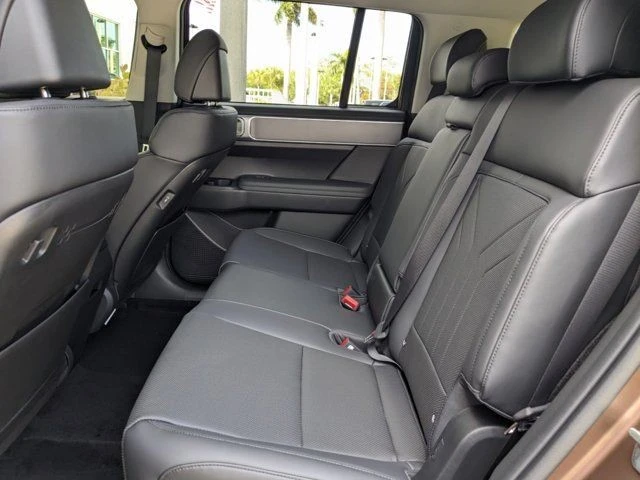 2024 Hyundai Santa Fe - Image 15 of 21