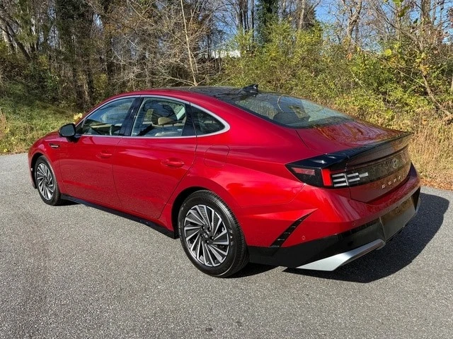 2024 Hyundai Sonata - Image 8 of 12