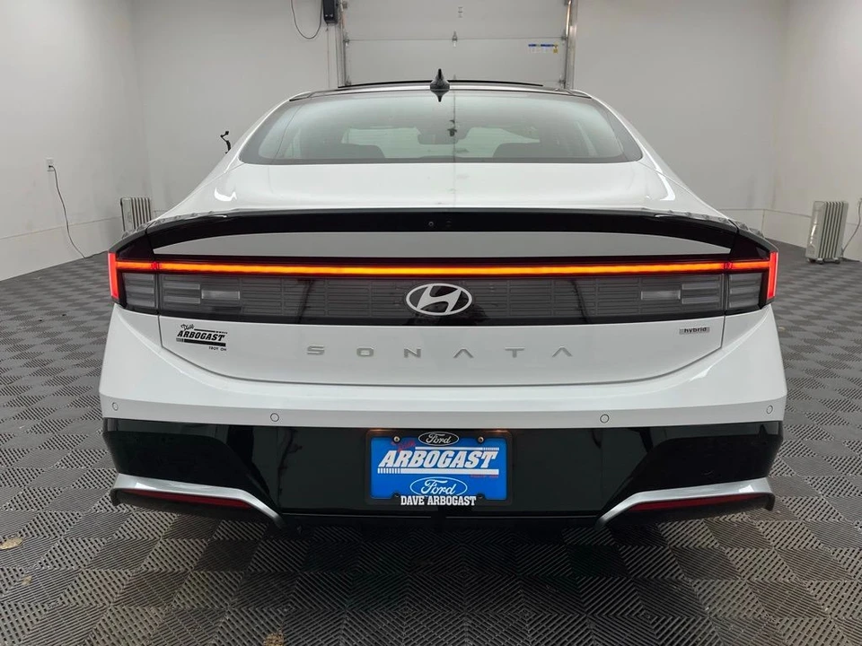 2024 Hyundai Sonata - Image 10 of 12