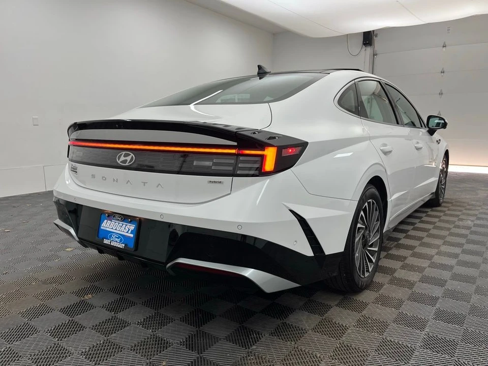 2024 Hyundai Sonata - Image 8 of 12