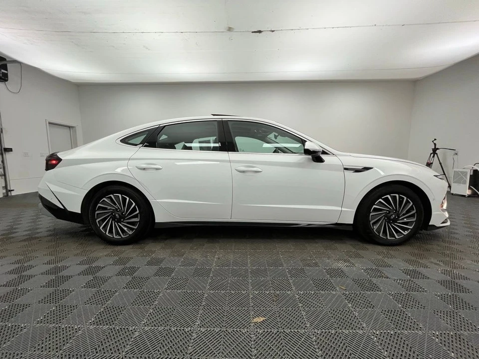 2024 Hyundai Sonata - Image 8 of 12