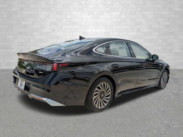 2024 Hyundai Sonata - Image 2 of 21