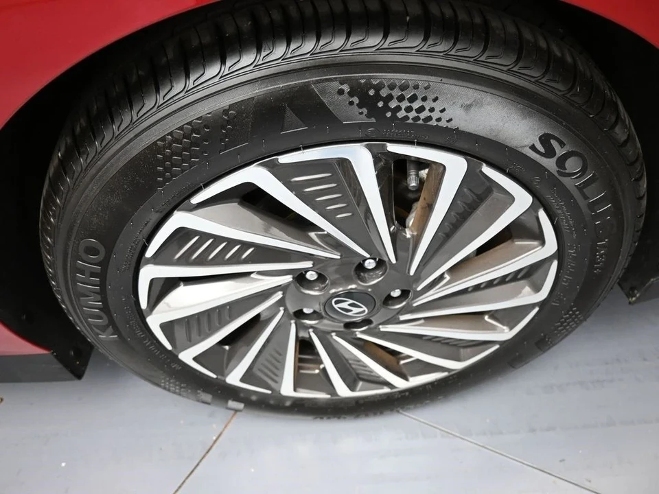 2024 Hyundai Sonata - Image 15 of 21