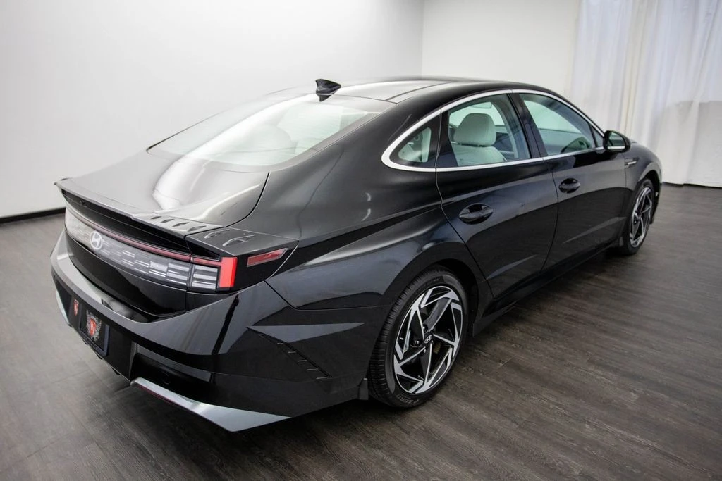 2024 Hyundai Sonata - Image 10 of 12