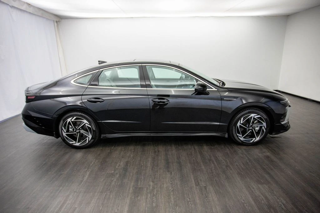 2024 Hyundai Sonata - Image 6 of 12