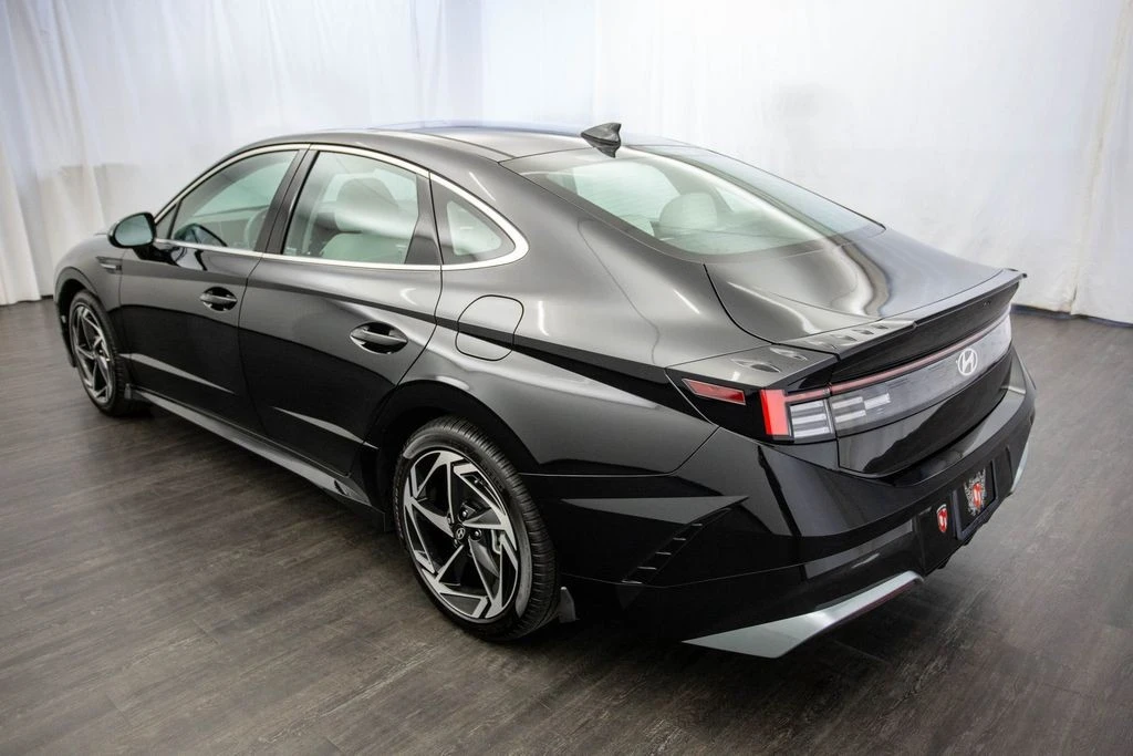 2024 Hyundai Sonata - Image 11 of 12