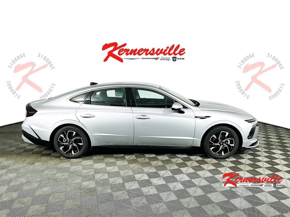 2024 Hyundai Sonata - Image 8 of 21