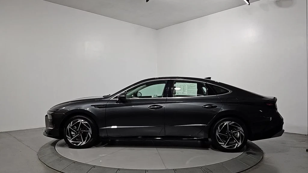 2024 Hyundai Sonata - Image 2 of 12