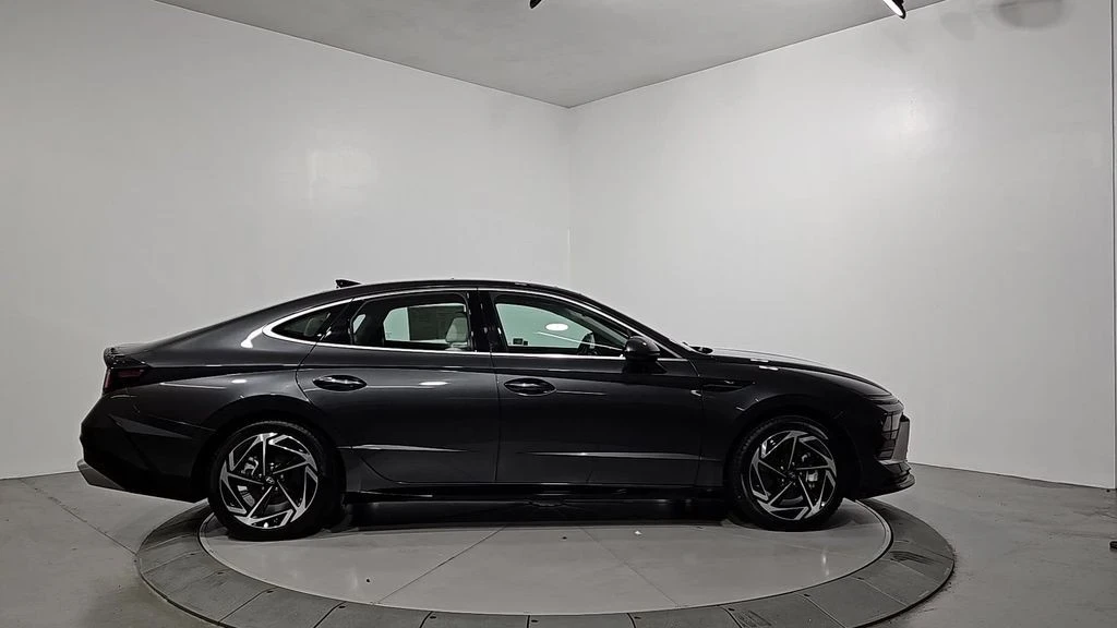 2024 Hyundai Sonata - Image 7 of 12