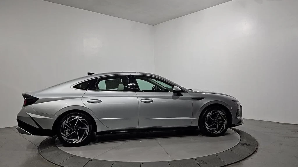2024 Hyundai Sonata - Image 7 of 12