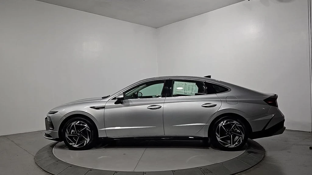 2024 Hyundai Sonata - Image 2 of 12
