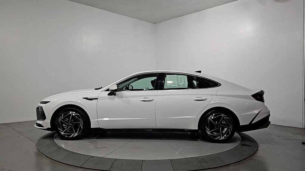 2024 Hyundai Sonata - Image 2 of 12