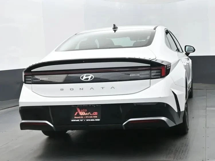 2024 Hyundai Sonata - Image 8 of 12