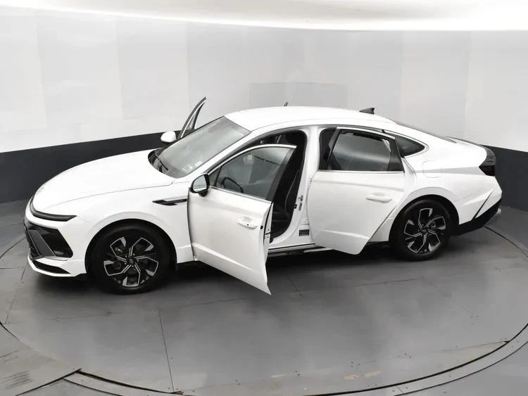 2024 Hyundai Sonata - Image 7 of 12