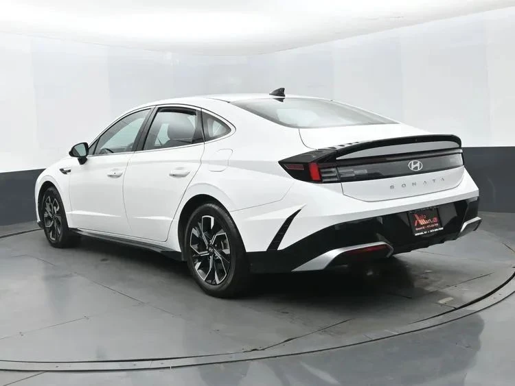 2024 Hyundai Sonata - Image 9 of 12