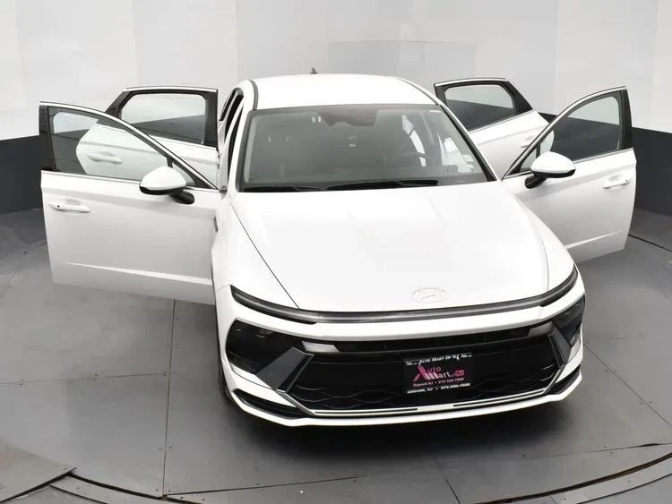 2024 Hyundai Sonata - Image 10 of 12