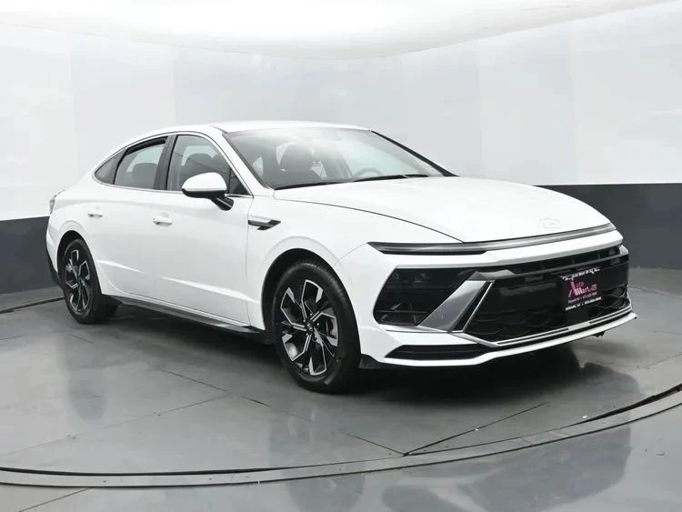2024 Hyundai Sonata - Image 2 of 12