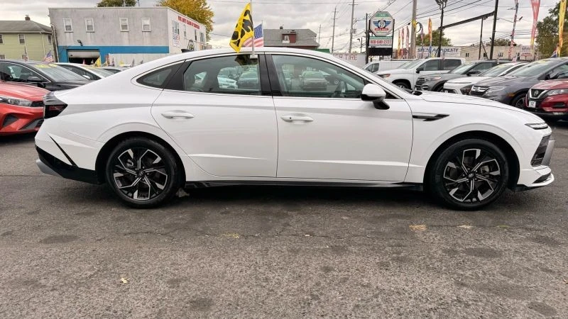 2024 Hyundai Sonata - Image 11 of 12