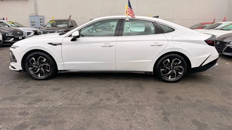 2024 Hyundai Sonata - Image 10 of 12