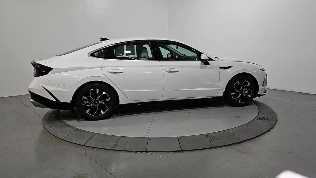 2024 Hyundai Sonata - Image 7 of 12