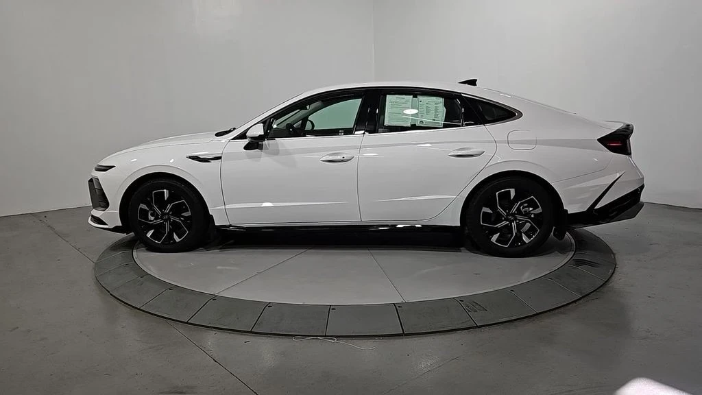 2024 Hyundai Sonata - Image 2 of 12